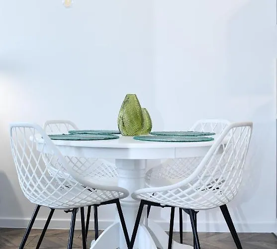 Bialy Dom Apartment *